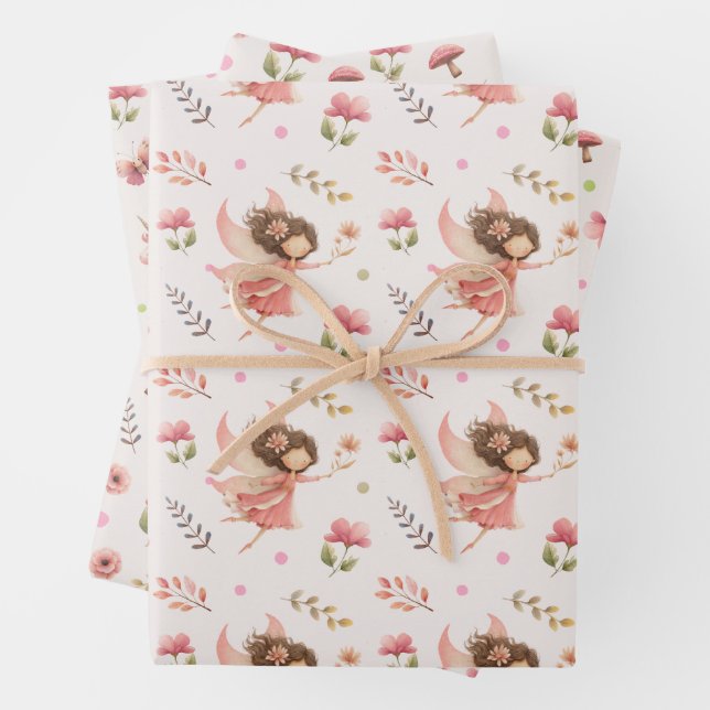 Feuille De Papier Cadeau Illustrations de fées et de fleurs, botanique rose (En situation)
