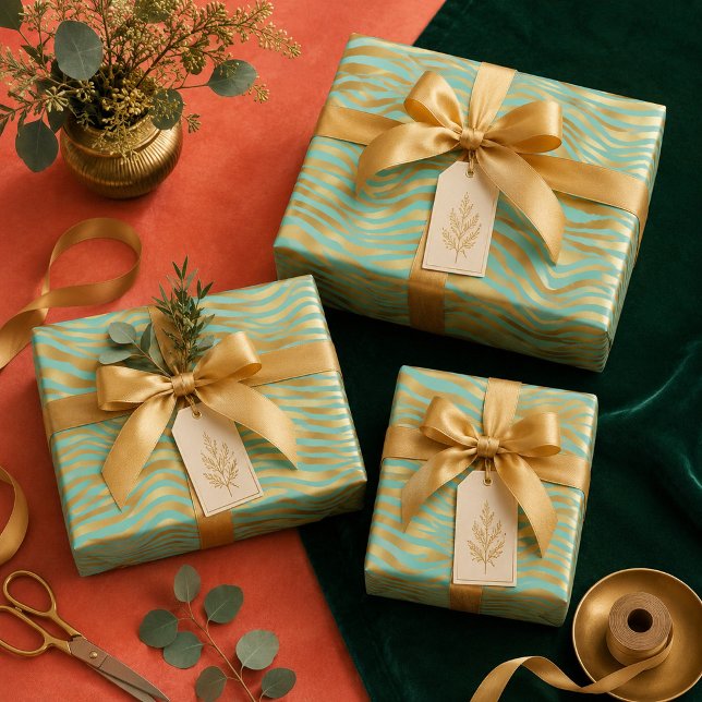 Feuille De Papier Cadeau Impression Animale Dorée Fond Menthe (Créateur téléchargé)