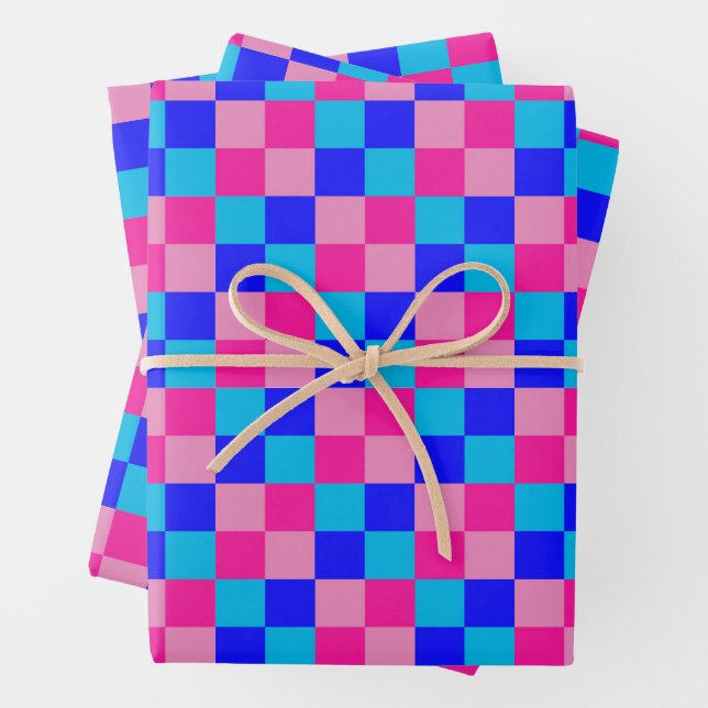 Feuille De Papier Cadeau Imprimé à carreaux rose et bleu (En situation)