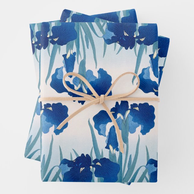 Feuille De Papier Cadeau Irises bleues et Turquoises (En situation)