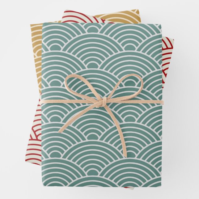 Feuille De Papier Cadeau Japanese Seigaiha Wave | Sage Geen, Mustard, Red (En situation)