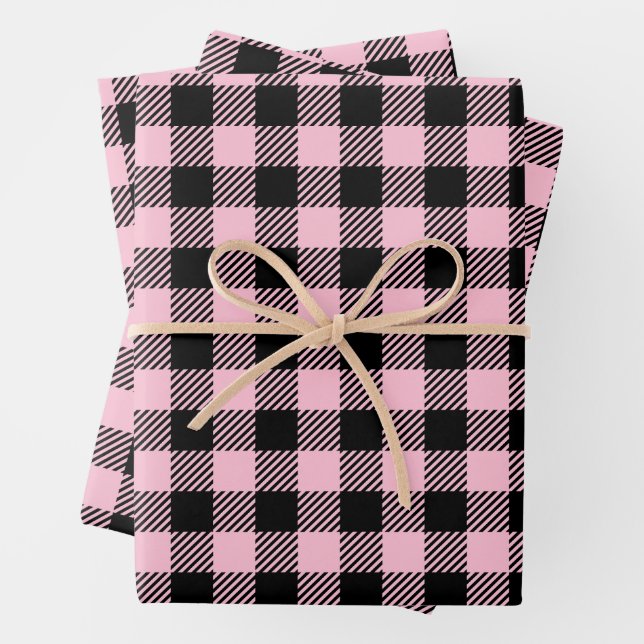 Feuille De Papier Cadeau Joli Bébé Pink Et Black Buffalo Plaid (En situation)
