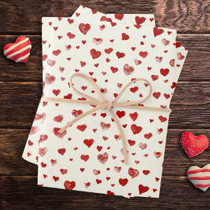 Feuille De Papier Cadeau Jolis cœurs rouges aquarelle sur fond blanc ivoire