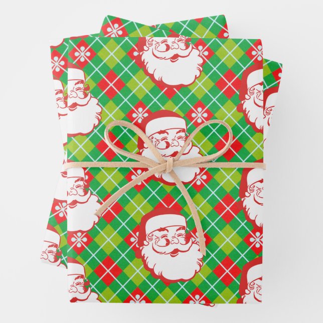 Feuille De Papier Cadeau Jolly Santa Claus sur Plaid (En situation)