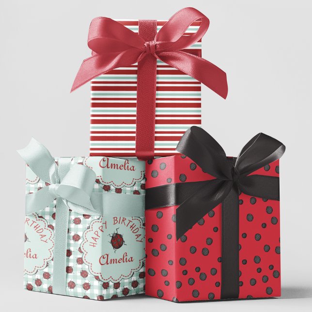 Feuille De Papier Cadeau Jote Red Ladybug Anniversaire de enfant personnali (Ladybug Beetle Insect Wrapping Paper. Customized with Child's Name. Hand-Drawn Ladybugs & Black Dots)