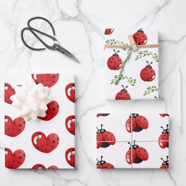 Feuille De Papier Cadeau Ladybug and Hearts Motif Anniversaire (Recto)