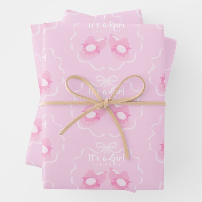 Feuille De Papier Cadeau Le ruban de la bow est une fille rose (En situation)
