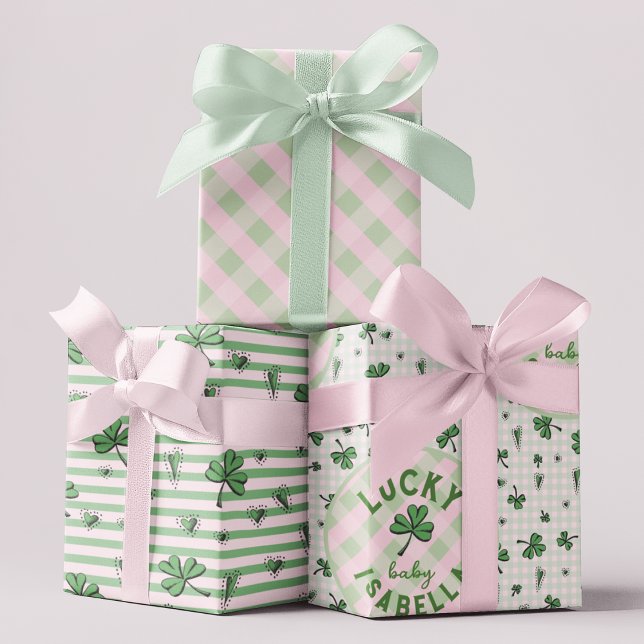 Feuille De Papier Cadeau Lucky Baby Paddys rose et vert St Paddys (Cute Lucky Baby Personalized Pink & Green Gift Wrap. Baby Girl, New Baby, Baby Shower, 1st Birthday.)