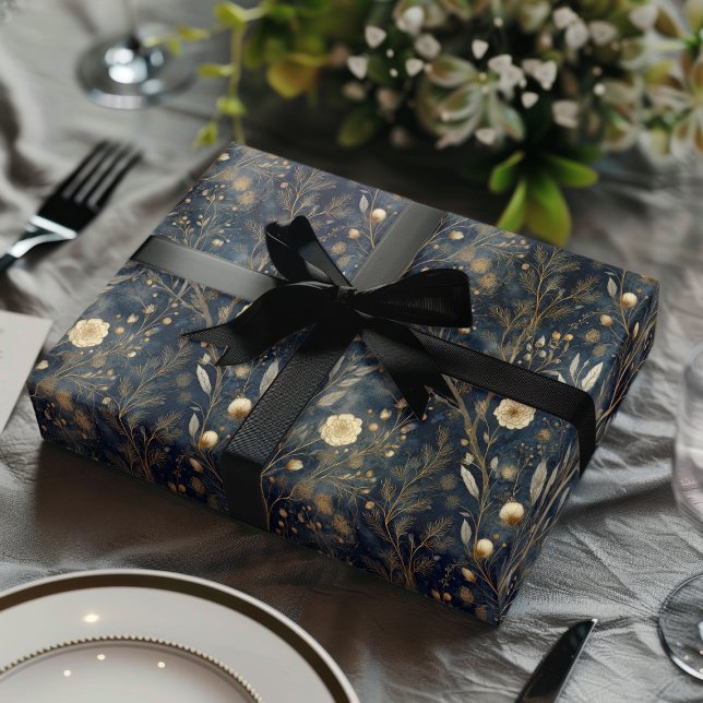 Feuille De Papier Cadeau Luxury Christmas Navy and Cream Floral Gift  (Créateur téléchargé)
