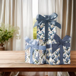 Feuille De Papier Cadeau Lys de la vallée et Hawthorn motifs floraux<br><div class="desc">Beau lis de la vallée et fleurs d'aubépine motifs floraux.</div>