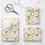 Feuille De Papier Cadeau Mariage de motif Floral Damask Or classique<br><div class="desc">Un don mariage dans un faux motif floral damassé d'or fait une présentation géniale. Idéal pour les jeunes mariés,  les douches nuptiales,  les wedding showers,  les nouvelles maisons,  les douches fiançailles,  et plus encore.</div>