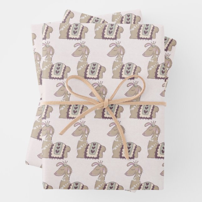 Feuille De Papier Cadeau Mignonne Llama Princesse portant une couronne (En situation)