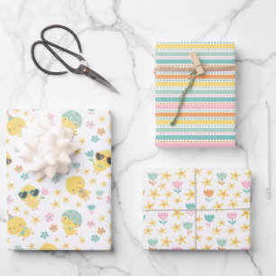 Feuille De Papier Cadeau Mignons poussins de Pâques avec fleurs et oeufs