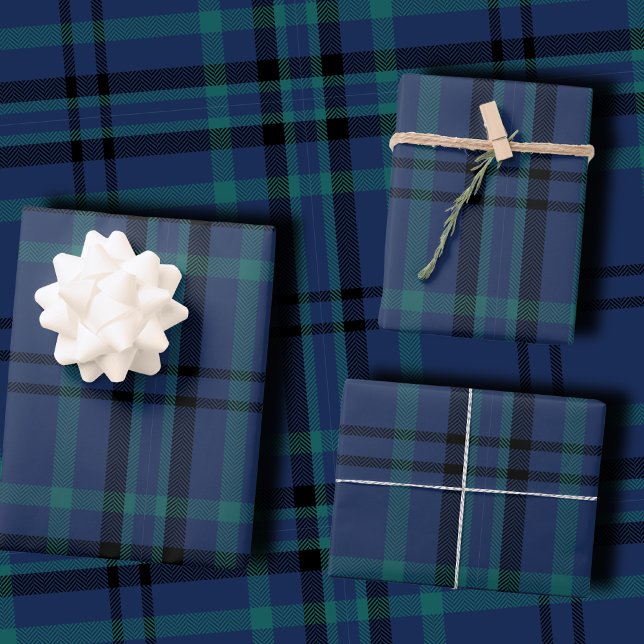 Feuille De Papier Cadeau Moody Navy and Teal Dark Tartan Christmas (Créateur téléchargé)