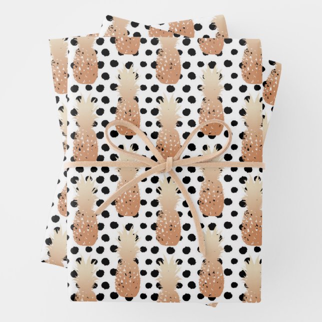 Feuille De Papier Cadeau Motif Ananas Dorés Tropical  (En situation)