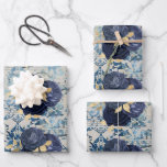 Feuille De Papier Cadeau Motif damassé floral bleu or vintage<br><div class="desc">Ce design élégant présente un motif de bouquets floraux vintage bleu marine et or sur un fond de damassé bleu vintage délavé et d'éphemera de manuscrit de partition musicale manuscrite.</div>