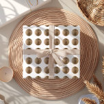 Feuille De Papier Cadeau Motif de luxe Faux Gold Polka<br><div class="desc">Doté d'un luxueux motif de pois en faux or sur un arrière - plan blanc immaculé,  ce design est parfait pour toutes les occasions. Idéal pour les mariages,  les douches nuptiales,  les anniversaires et les anniversaires,  il ajoute une touche élégante à vos célébrations.</div>