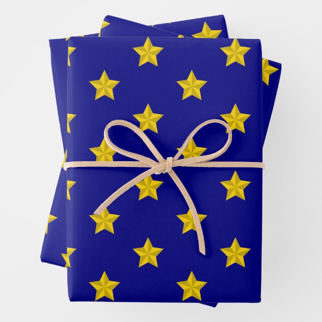 Feuille De Papier Cadeau Motif Gold Stars, Bleu Marine, Exclusive (En situation)