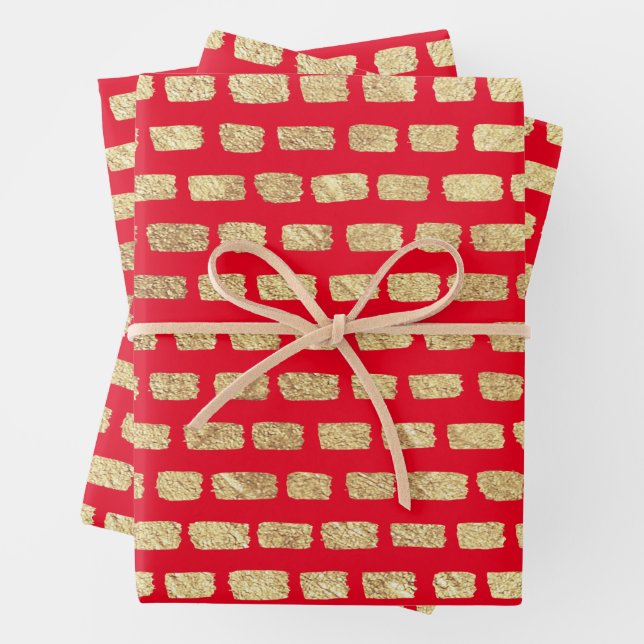 Feuille De Papier Cadeau Motif or Faux et rouge (En situation)