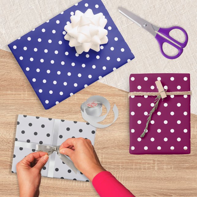 Feuille De Papier Cadeau Motif pois Set 3 Blue Burgundy Grey (A set of 3 polka dot patterned gift wrapping paper sheets, purple, burgundy and light silver-gray)