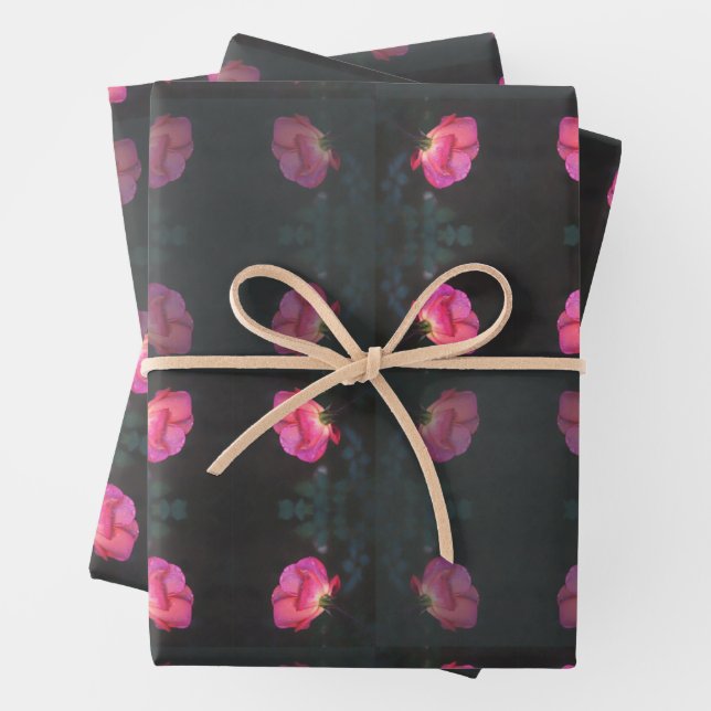 Feuille De Papier Cadeau Motif Roses Roses (En situation)