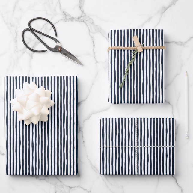 Feuille De Papier Cadeau Navy Blue & White Wonky Stripes (Recto)