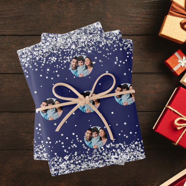 Feuille De Papier Cadeau Noël bleu marine en argent photo confetti (Créateur téléchargé)