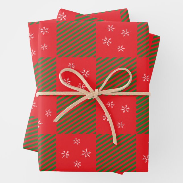 Feuille De Papier Cadeau Noël Rouge Vert Plaid Motif Flacons de neige (En situation)