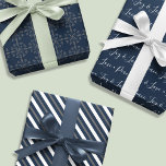 Feuille De Papier Cadeau Noël Vacances Élégant Classique Marine Bleu<br><div class="desc">Ce design comprend Noël vacances moderne élégant,  traditionnel minimaliste d'hiver bleu marine,  modèle de typographie lunaire,  élégant florissant motif vintage,  motif de fête de Noël,  cadeaux de fête de Noël fournitures d'emballage,  classique élégance traditionnelle,  simple filigree gris argent,  traditionnel flocon motif d'hiver</div>