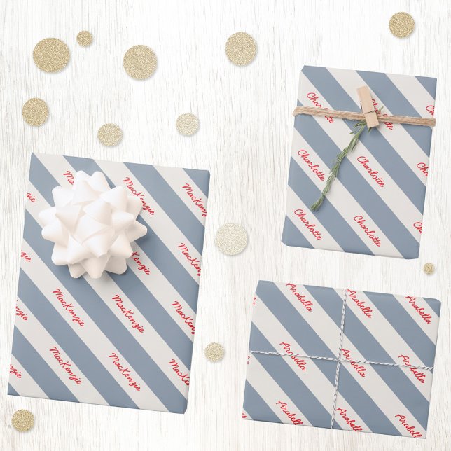 Feuille De Papier Cadeau Nom de script personnalisé Blue Cream Candy Stripe (Personalized script names diagonal stripe blue and cream gift wrapping paper for unique celebrations)