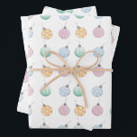 Feuille De Papier Cadeau Ornemental<br><div class="desc">Ces ornements dessinés à la main apportent une touche joyeuse sous votre arbre</div>