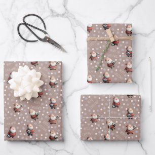 Feuille De Papier Cadeau Père Noël foot sur Brun Castor Clair
