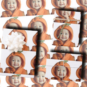 Feuille De Papier Cadeau Photo de bébé