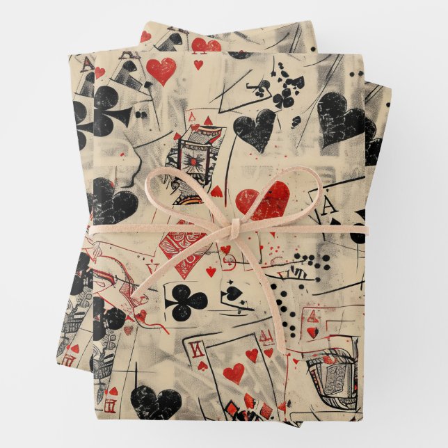 Feuille De Papier Cadeau Playing Cards Collage Pattern  (En situation)