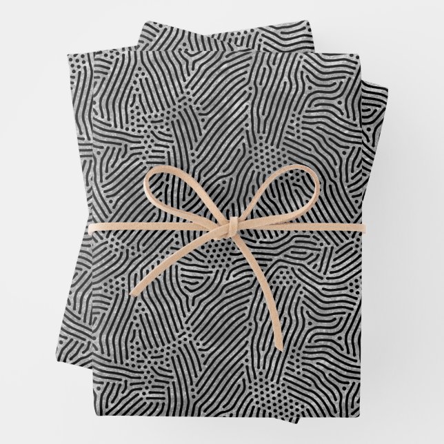 Feuille De Papier Cadeau Points Noir Faux Faux Argent Foil (En situation)