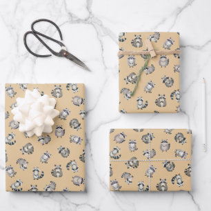 Feuille De Papier Cadeau Raton laveurs à l'aquarelle sur fond orange clair