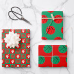 Feuille De Papier Cadeau Red & Green Basket & Père Noël Matching Christmas<br><div class="desc">Un ensemble de trois feuilles d'emballage sur le thème de Noël assorties pour les joueurs de basket, les entraîneurs et les fans! Le premier drap est composé d'un motif rouge et vert sans couture, d'une jolie face de Santa Clause sur les carrés rouges, et d'un graphique de basket sur les...</div>