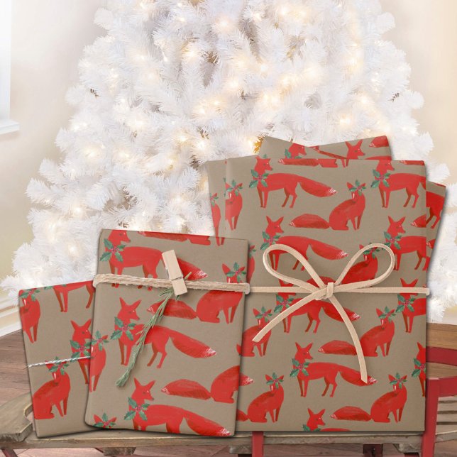 Feuille De Papier Cadeau Renards Rouges Rustiques Kraft Sur Une Date Holly (Rustic Kraft Red Foxes On A Holly Date Christmas Holiday Gift Wrapping Paper Sheets Trio)