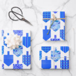Feuille De Papier Cadeau Rêves décorés en blanc<br><div class="desc">Ce design Hanoukka contemporain et lumineux présente des formes simples et des motifs complexes dans une palette classique bleu et blanc. 3 feuilles d'impression blanche.</div>