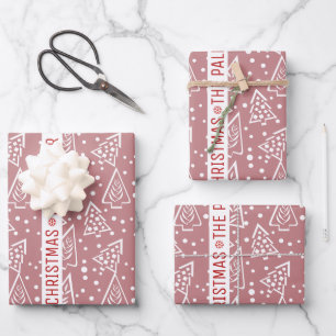Feuille De Papier Cadeau Rose poussiéreux et arbres de Noël blancs nom roug