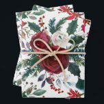 Feuille De Papier Cadeau Roses de Bourgogne, pin, Holly Christmas Floral<br><div class="desc">Un étonnant motif de Noël floral de beaux roses bordeaux peints à la main,  de la verdure des pins,  des feuilles verts et blancs,  et des baies sèches recouvrent ces belles feuilles de papier d'emballage.</div>
