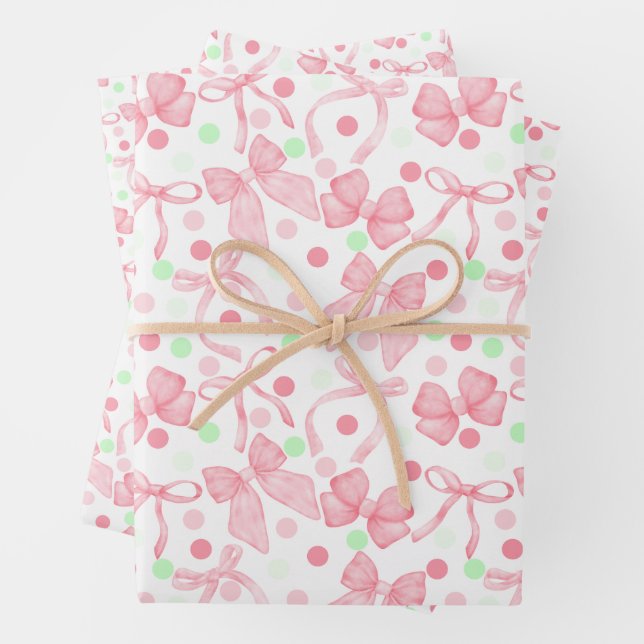 Feuille De Papier Cadeau Rubans roses avec des points roses et verts (En situation)