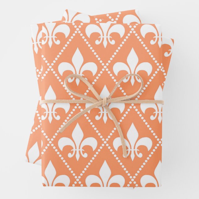 Feuille De Papier Cadeau Saumon Fleur de Lis (En situation)