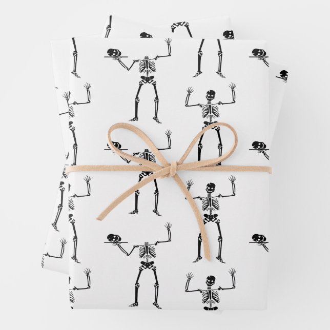 Feuille De Papier Cadeau Skeletons D'Halloween, Baguette Ou Traite, Boo (En situation)