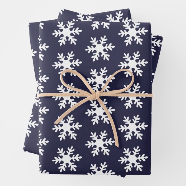 Feuille De Papier Cadeau Snowflake Motif Marine Bleu Blanc Vacances (En situation)