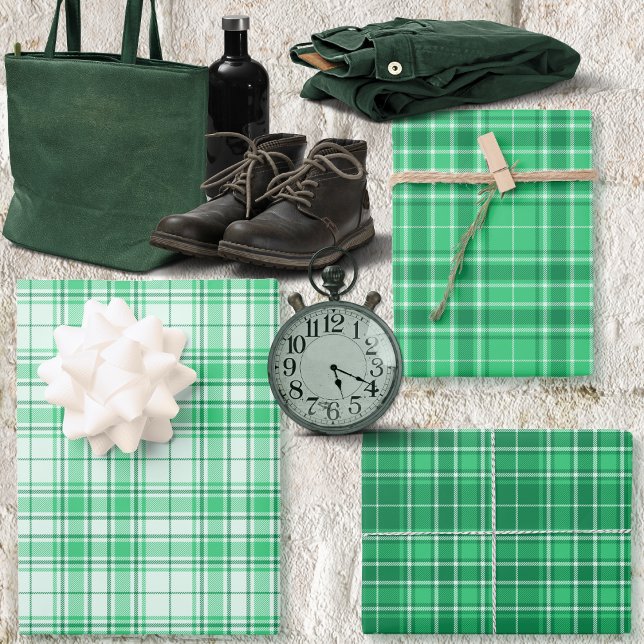 Feuille De Papier Cadeau Tartan - Pastel Vert à Vert foncé Différent (Tartan - Pastel Green to Dark Green Different Wrapping Paper Sheets by Leapfroglisics shop)