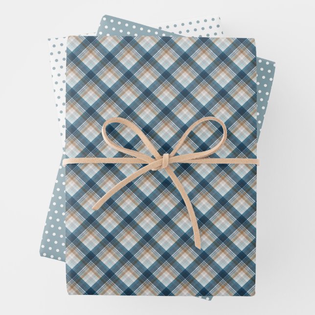 Feuille De Papier Cadeau Taupe beige traditionnelle Taupe Brown Tartan bleu (En situation)