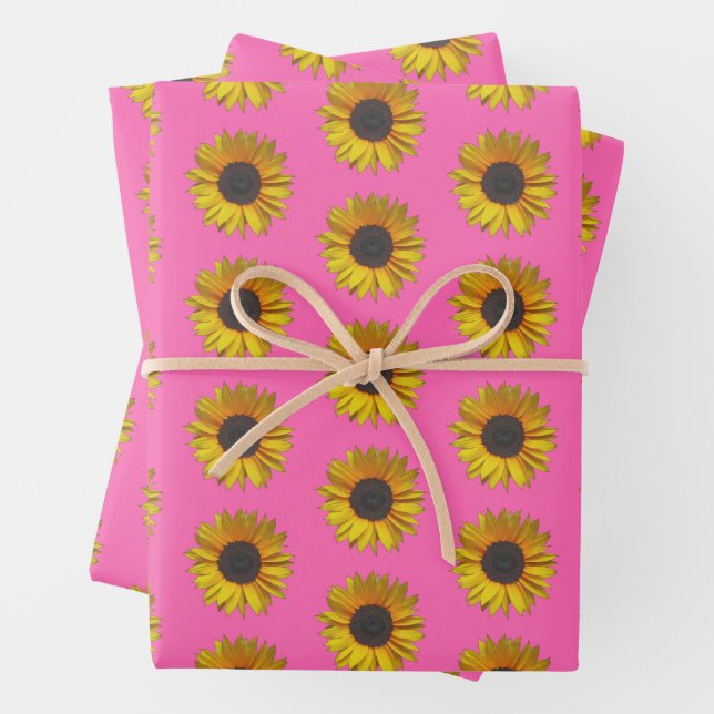 Feuille De Papier Cadeau Tournesol Floral Modèle Sur Rose Chaud (En situation)
