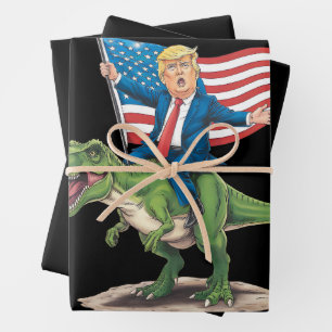 Feuille De Papier Cadeau Trump à cheval sur un dinosaure T Rex drapeau amér
