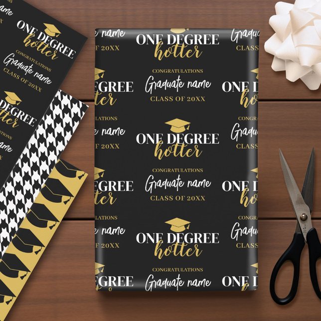 Feuille De Papier Cadeau Un degré Hotter - Graduation d'or noir (Custom Graduation Wrapping Paper)